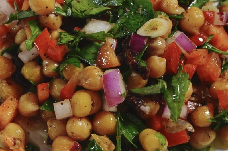 Nohut Piyazi Recipe (Turkish High Protein Chickpea Salad)