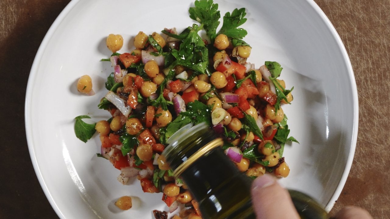 chickpea-salad-olive